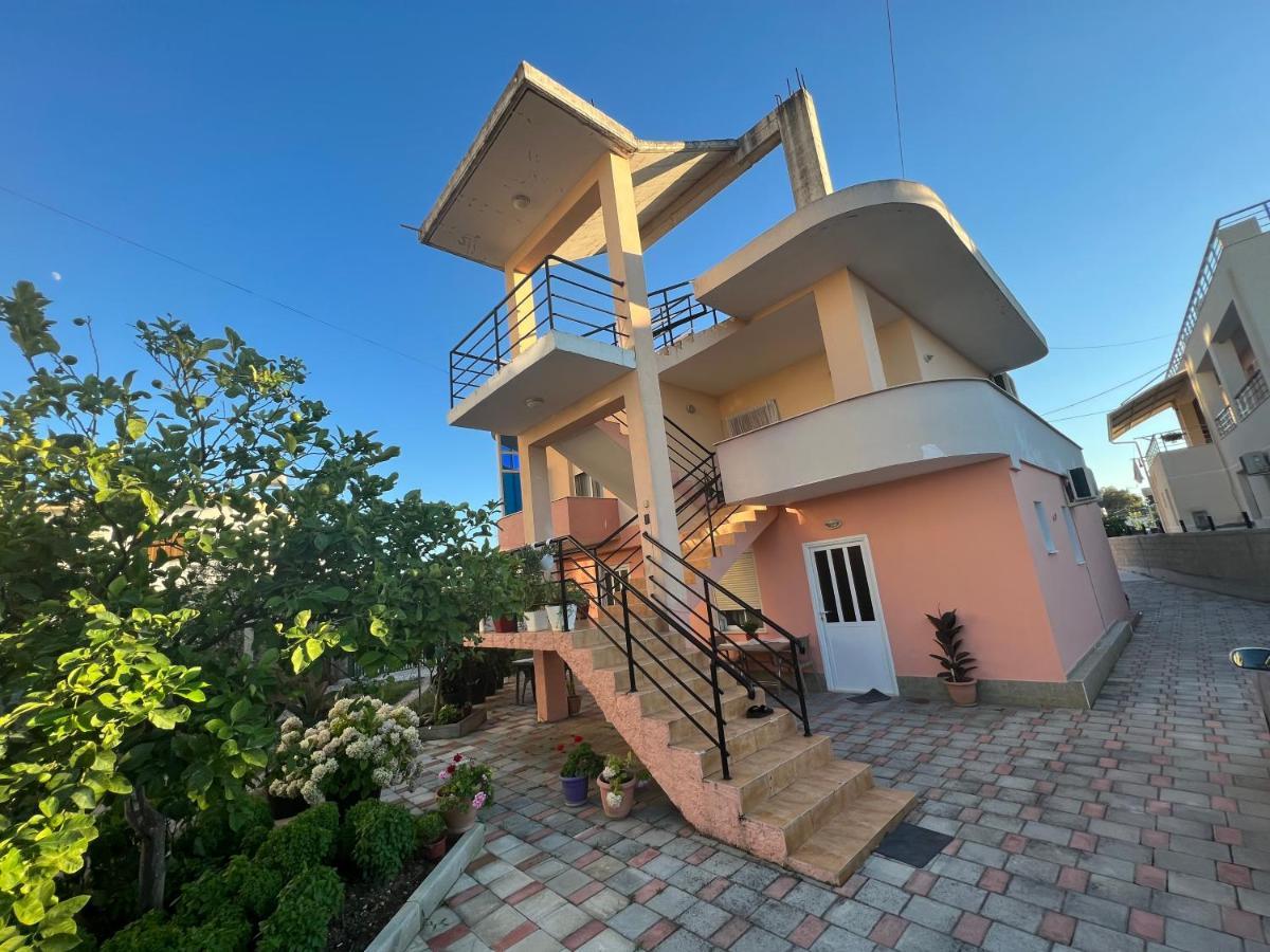 Guest House Vlorë エクステリア 写真